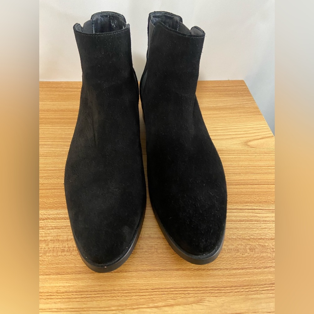 Aquatalia Black Suede Chelsea Boot Size 9